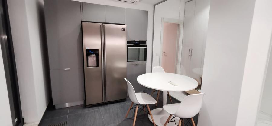 Apartament cu 3 camere decomandat în P-ța Romană