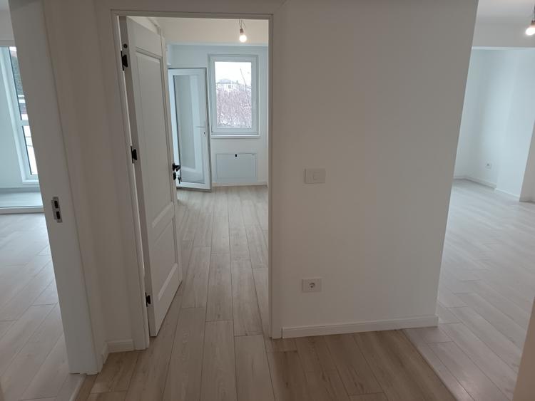 Apartament cu 2 camere decomandat în Rediu