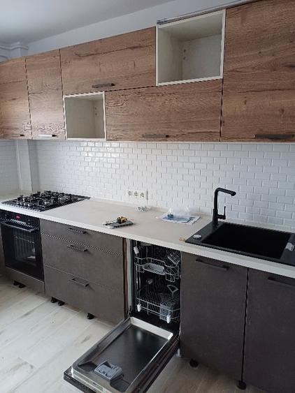 Apartament cu 4 camere decomandat în Dorobanți
