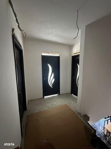 Casă cu 4 camere în Lumina