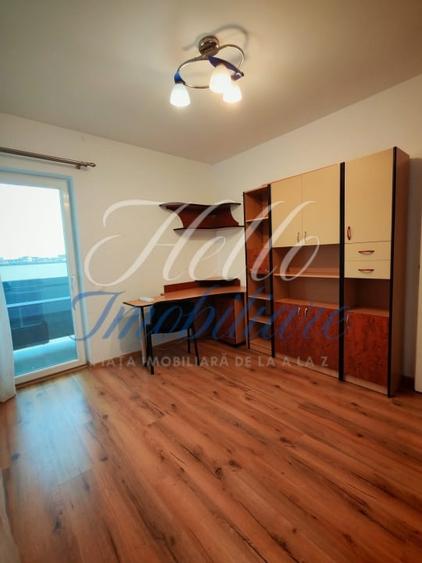 Apartament cu 3 camere semidecomandat în Zorilor