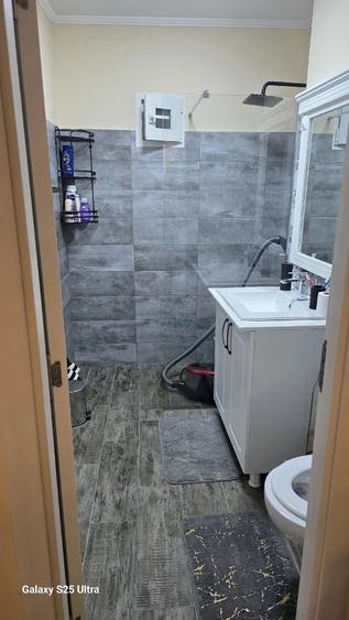Apartament cu 3 camere decomandat în Horia