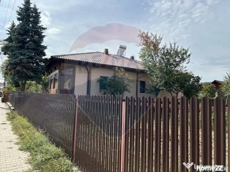 Casă cu 4 camere cu Teren 1478 Mp în Măneciu