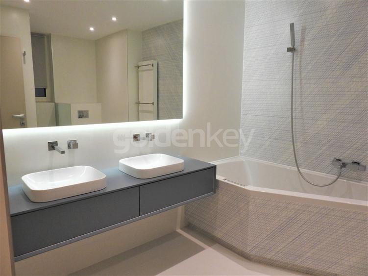 Apartament cu 3 camere semidecomandat, mobilat în Iancu Nicolae