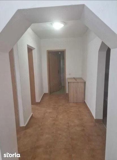 Casă cu 4 camere cu Teren 200 Mp în Central