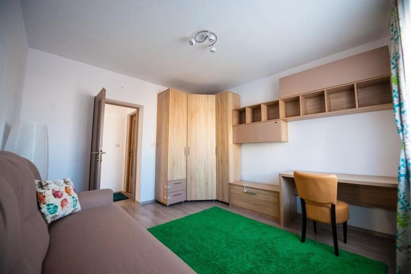 Apartament cu 3 camere semidecomandat în Sânpetru