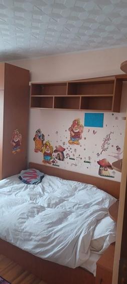 Apartament cu 3 camere decomandat în 1 Decembrie