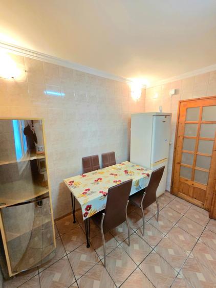 Apartament cu 2 camere decomandat în Uverturii