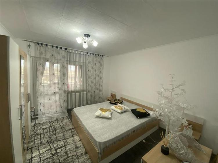 Apartament cu 2 camere decomandat, mobilat în Sud