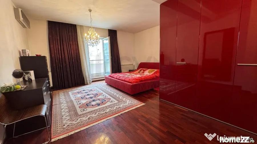 Apartament cu 3 camere decomandat în Nordului