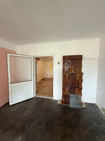 Casă cu Teren 1352 Mp în Central