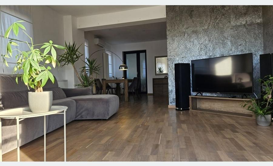 Apartament cu 3 camere decomandat în Pipera