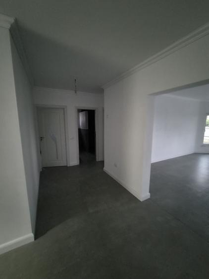 Casă cu 4 camere în Moara