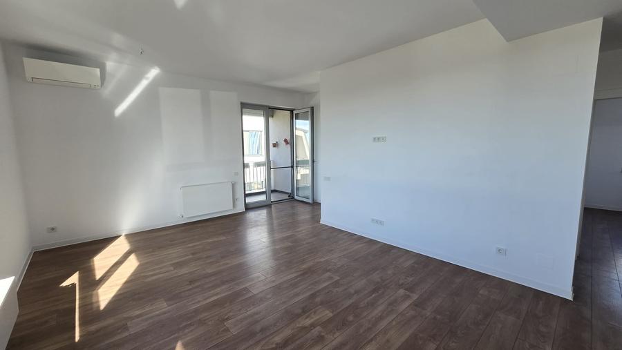 Apartament cu 3 camere decomandat, mobilat în Băneasa