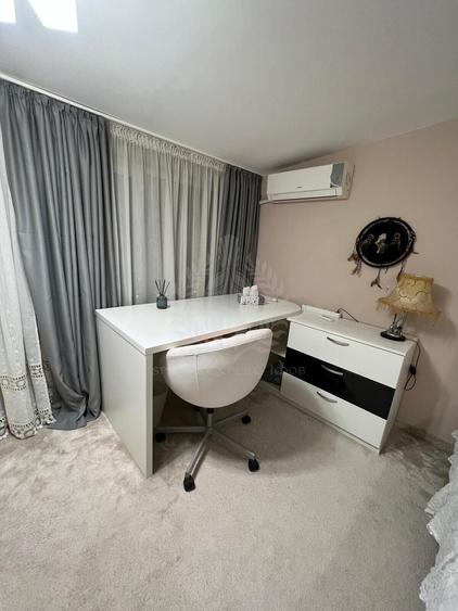 Casă individuală cu 5 camere cu Teren 300 Mp în Central
