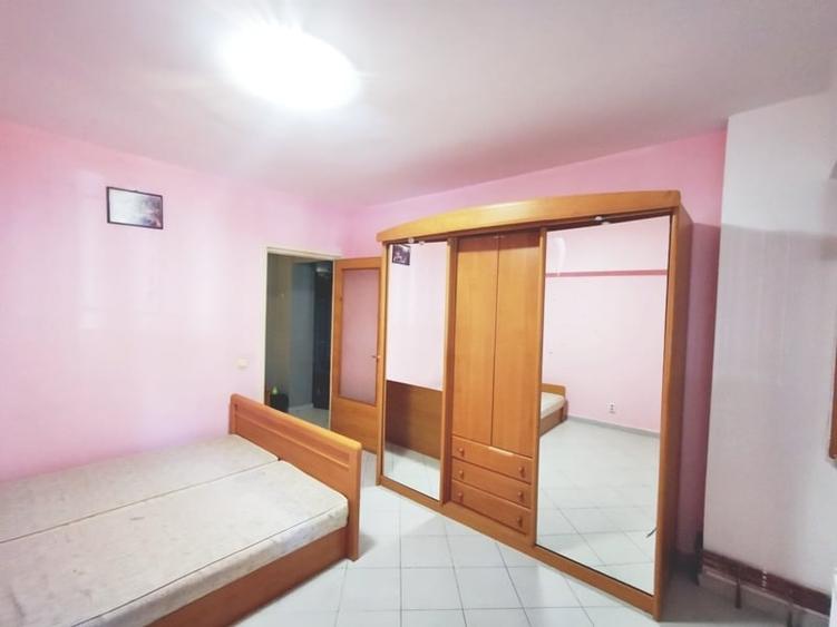 Apartament cu 3 camere în Păcii