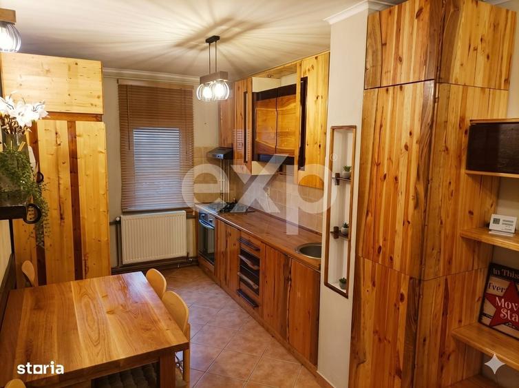 Apartament cu 4 camere decomandat în Florești