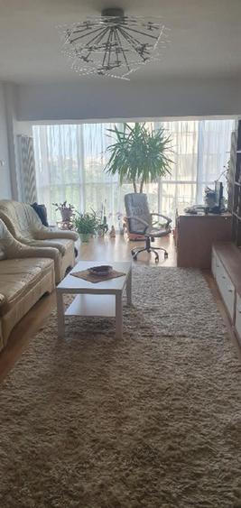 Apartament cu 3 camere decomandat în Mazepa 2