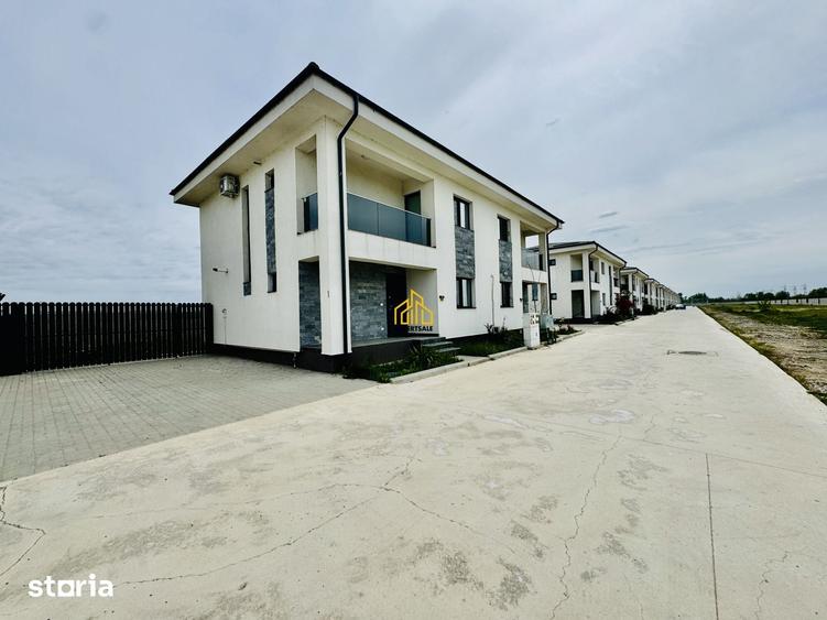Casă cu 5 camere cu Teren 250 Mp în Clinceni