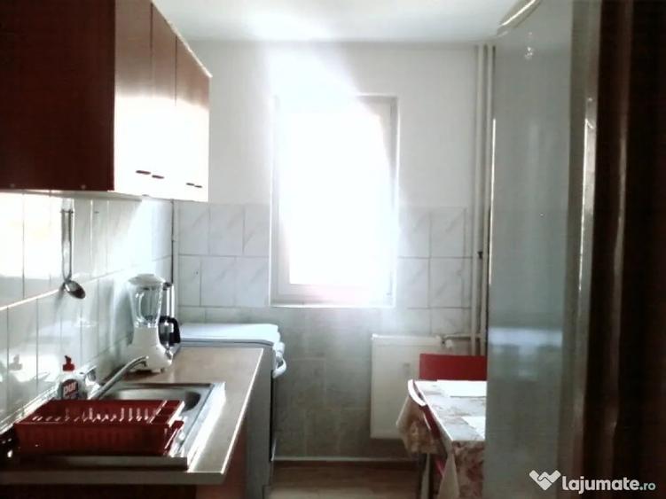 Apartament cu 2 camere decomandat în Drumul Taberei
