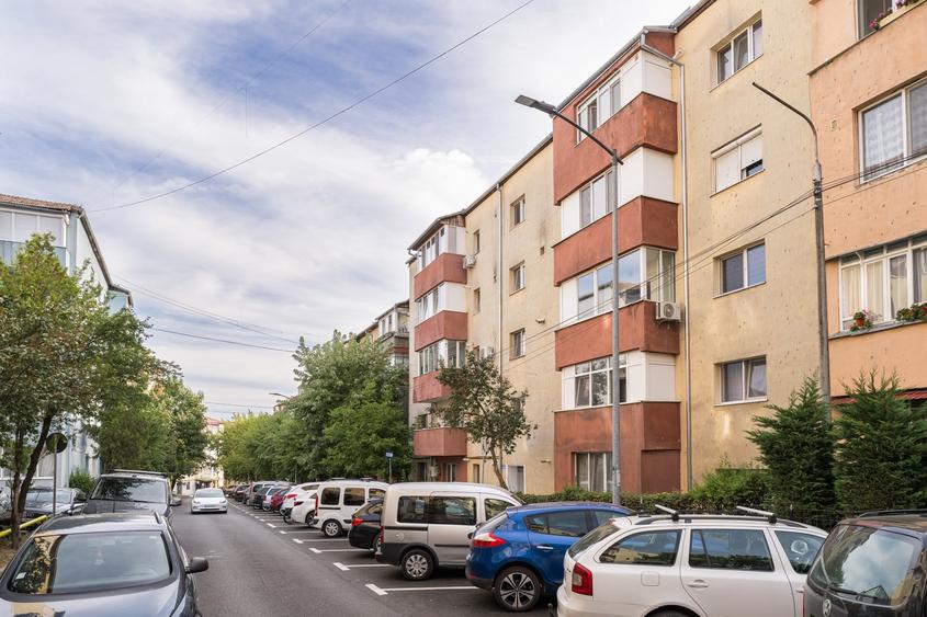 Apartament cu 3 camere decomandat, mobilat în Dumbrava 2