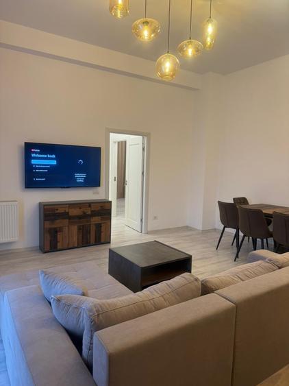 Apartament cu 3 camere decomandat în Chiajna