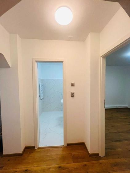 Apartament cu 4 camere decomandat în Tineretului
