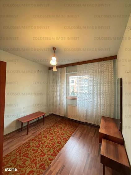 Apartament cu 3 camere semidecomandat în Astra