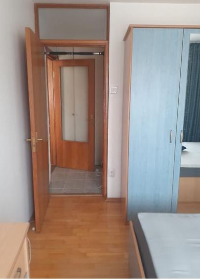 Apartament cu 3 camere semidecomandat în Iancului