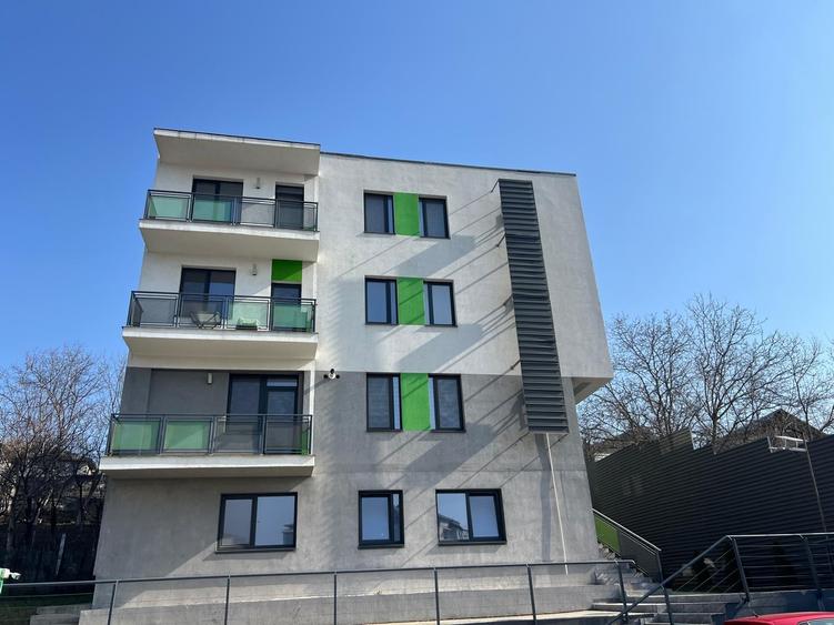 Apartament cu 3 camere decomandat în Tătărași