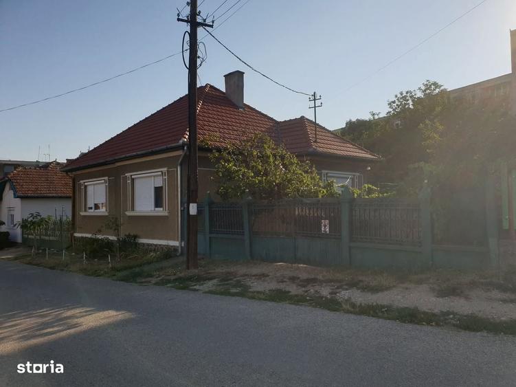 Casă cu 3 camere în Central