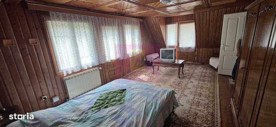 Casă cu 4 camere în Breaza de Sus