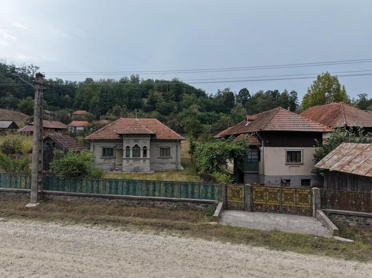 Casă cu 4 camere în Morăști