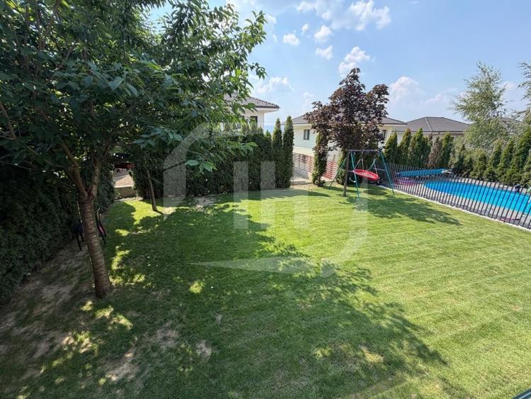 Casă individuală cu 4 camere cu Piscina în Dezmir