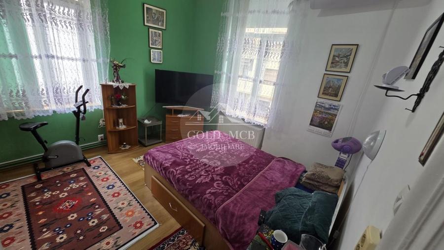 Apartament cu 5 camere decomandat în Armeneasca