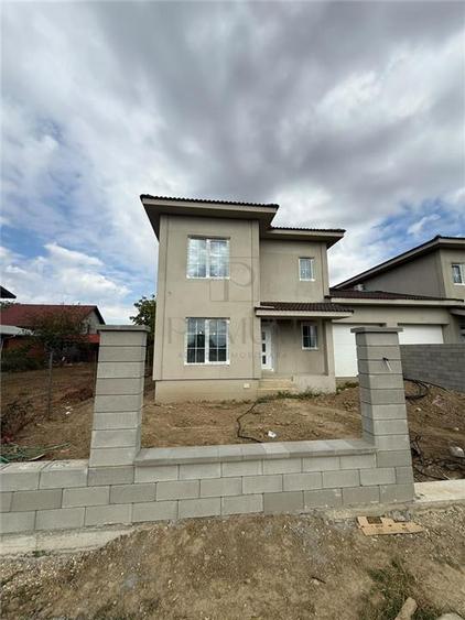 Duplex cu 5 camere cu Canalizare în Moșnița Veche