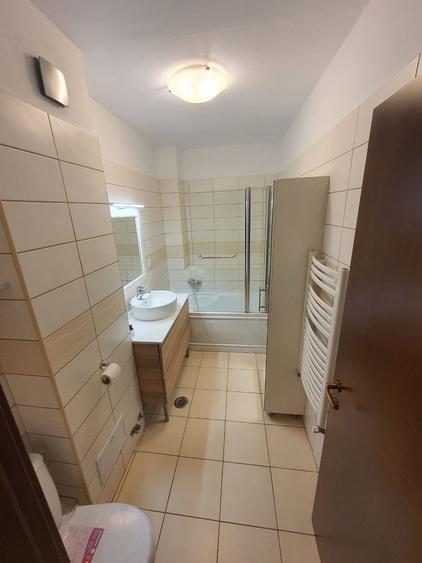 Apartament cu 3 camere, mobilat în P-ța Muncii