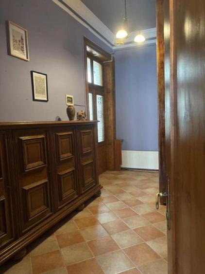 Apartament cu 3 camere nedecomandat în Central