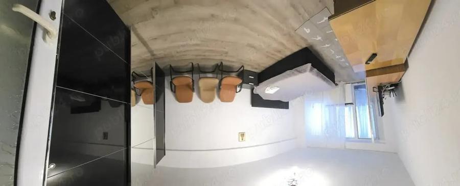 Garsonieră decomandată în Craiovița Nouă