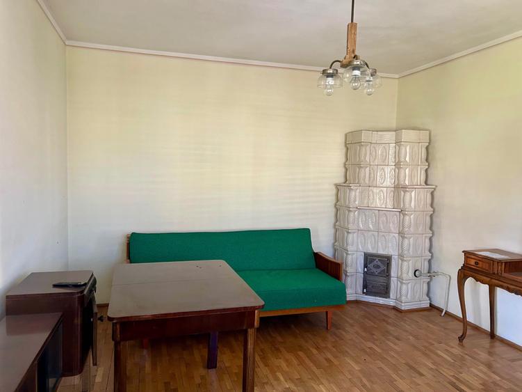 Casă cu 4 camere decomandat în Exterior Vest