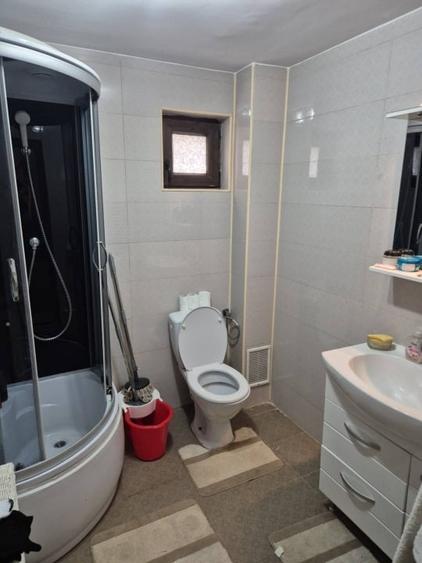 Casă individuală cu 5 camere cu Canalizare în Lumina