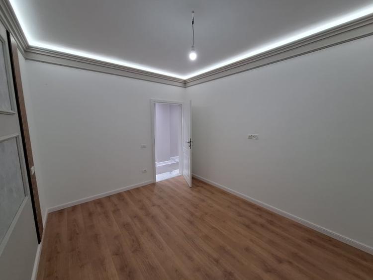 Apartament cu 3 camere decomandat în Torontalului