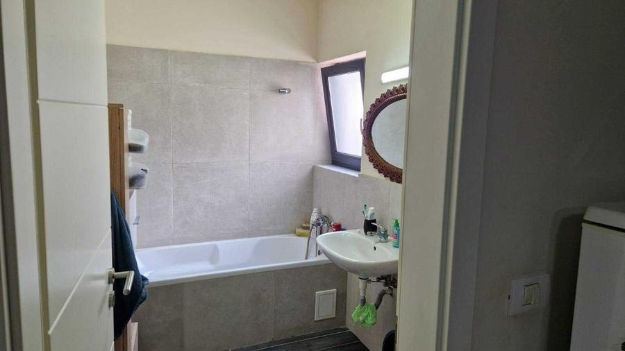 Apartament cu 2 camere semidecomandat în Dumbrăvița