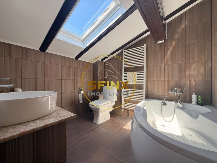 Casă individuală cu 8 camere cu Piscina în Breaza