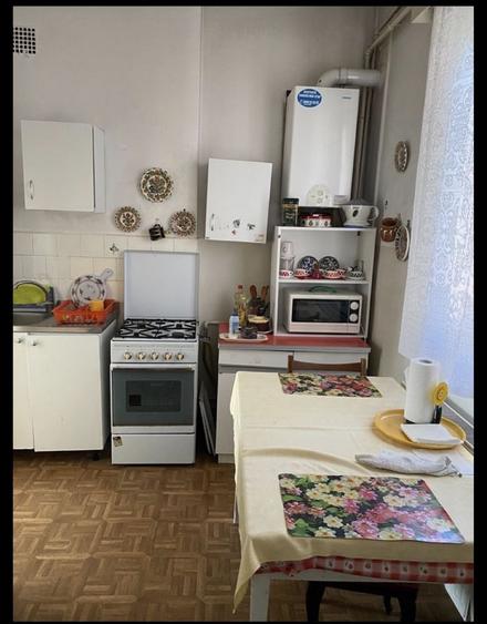 Apartament cu 3 camere semidecomandat în Gara de Nord