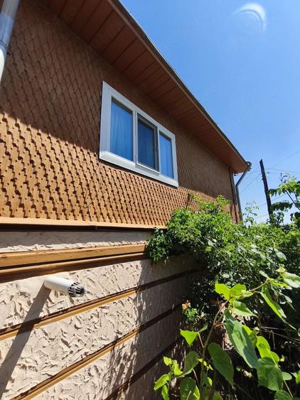 Casă cu 7 camere cu Teren 216 Mp în Central