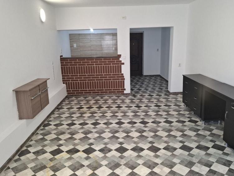 Garsonieră decomandată în Central