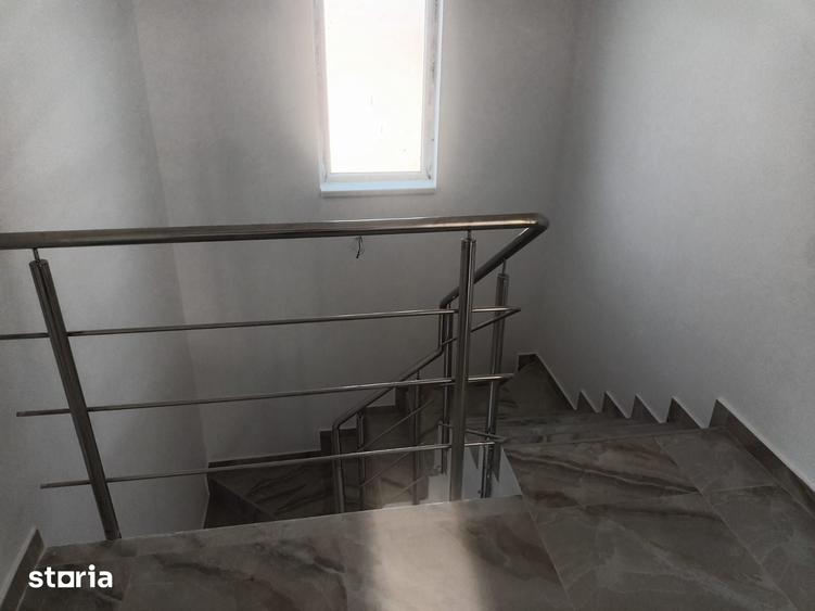 Casă cu 4 camere cu Teren 350 Mp în Joița