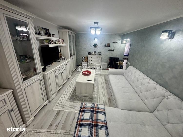 Apartament cu 4 camere decomandat în Central