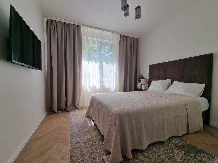 Apartament cu 3 camere semidecomandat, mobilat în Lacul Tei